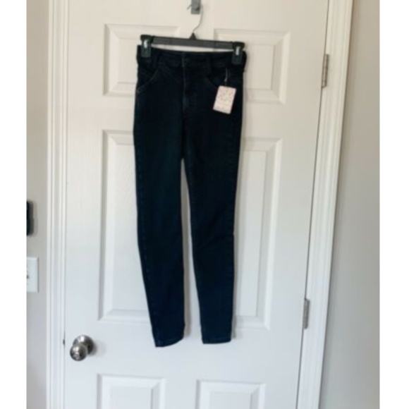 NWT Free People Riley Seamed High Rise Skinny Jean - Picture 4 of 5